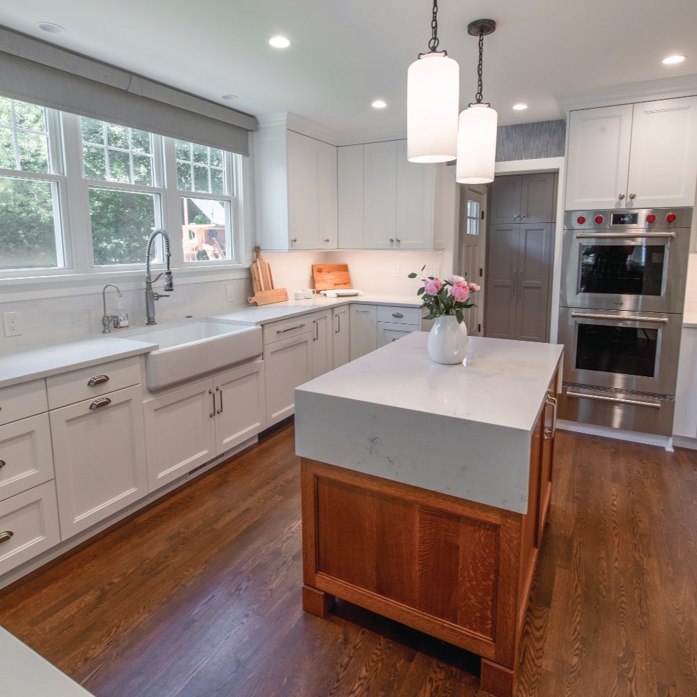 GenevaCabinet's tweet photo. When designer Joyce Zuelke, ckbd does a remodel, it is complete with attention to every detail.  Here, Geneva Cabinet even built the porch just outside of the new bath and mudroom and kitchen. #cabients #cabinetry #kitchenandbathdesign #PlatoWoodwork https://t.co/ixDk7UnvRE