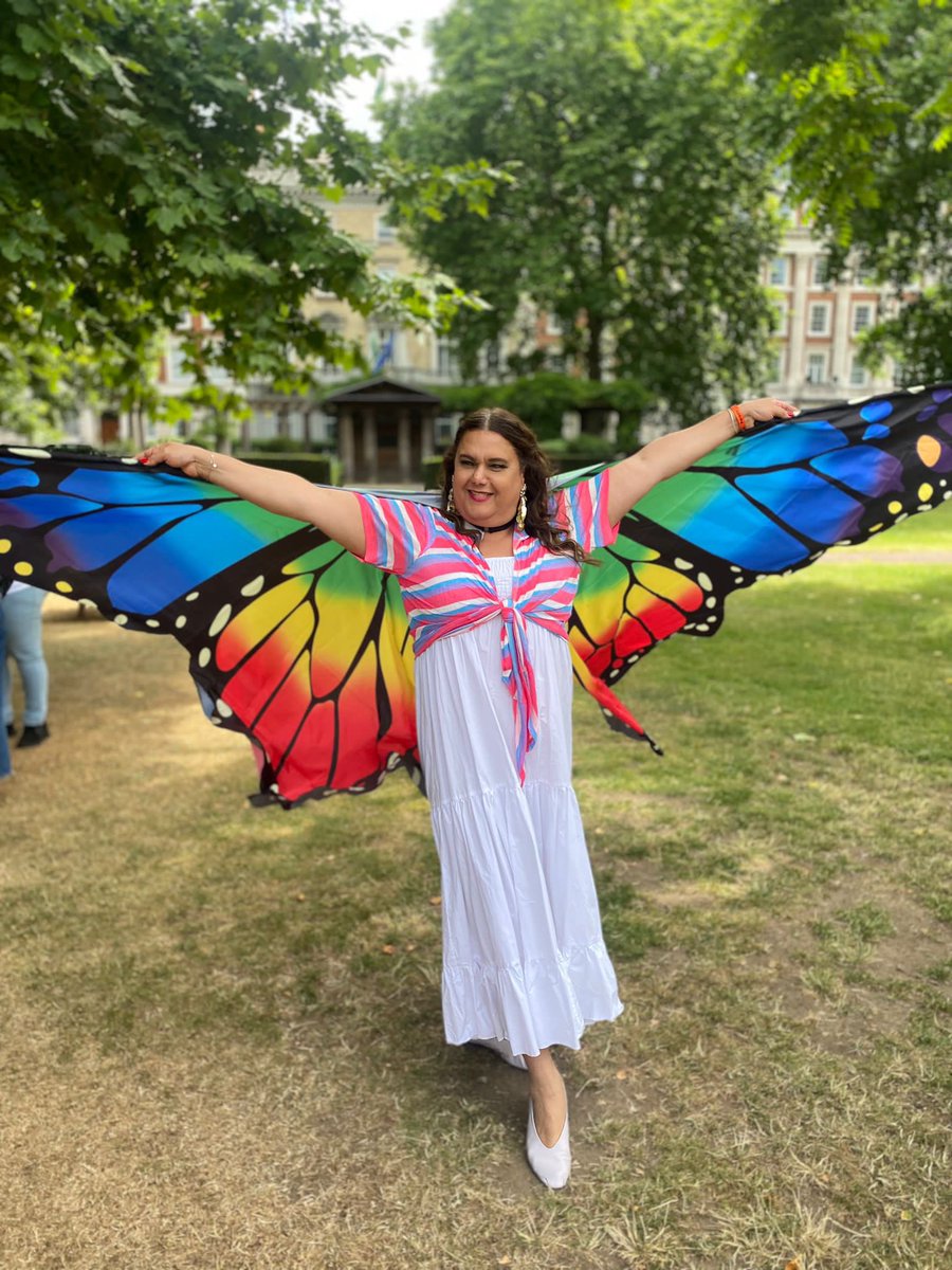 dantasuk's tweet photo. Fly with the friendly skies !!! 🦋 gay pride 🏳️‍🌈UNITED!!! https://t.co/Mt9vU7rYnn