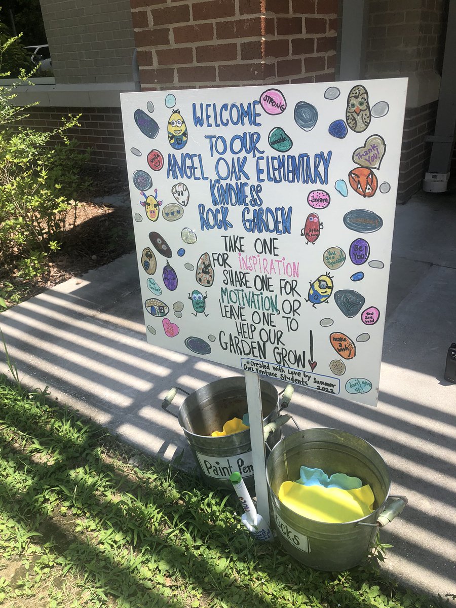 MichelleRheaum3's tweet photo. Breaking ground in our new “kindness rock garden.” #angeloakes #owlventure2022 https://t.co/oIUCEjKfSq