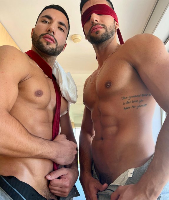 There are some &ldquo;fetiches&rdquo; you should never try otherwise you start to get addicted to it😈😈  For more<a href="/tag/twins"class="tags"><span>#twins</span></a><a href="/tag/addicted"class="tags"><span>#addicted</span></a><a href="/tag/tie"class="tags"><span>#tie</span></a><a href="/tag/fetich"class="tags"><span>#fetich</span></a>