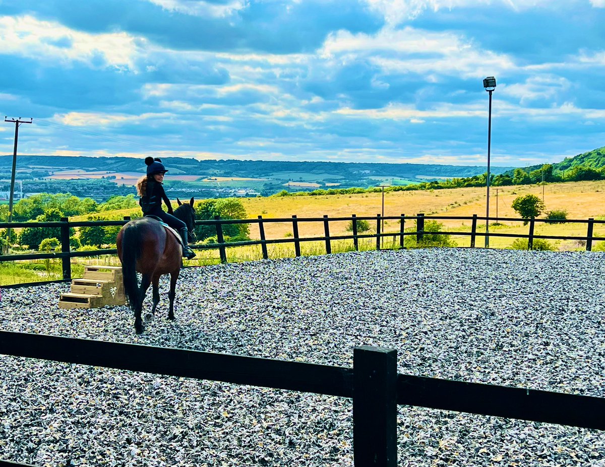 laradelaneygray's tweet photo. @LynnParsonsUK Summer Evening Vibes in Kent ! ✌🏼 https://t.co/dG6bIN6KHO