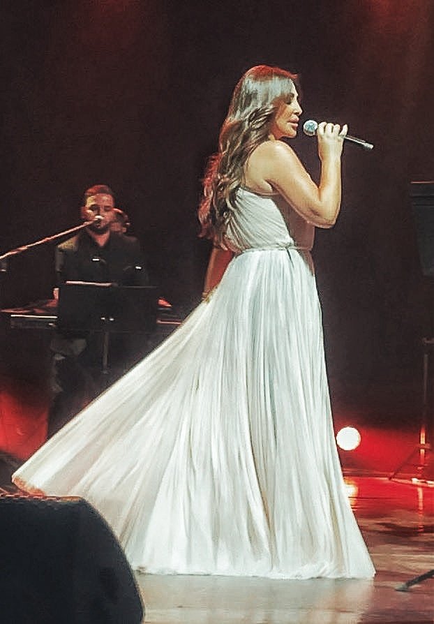 لما حد بيسألني بتسمع مين غير #اليسا
انا :هو أصلاً في حد غيرها !!
<a href="/elissakh/">Elissa</a> ❤️ #elissa2022 #elissa
#أقولك_أونلاين