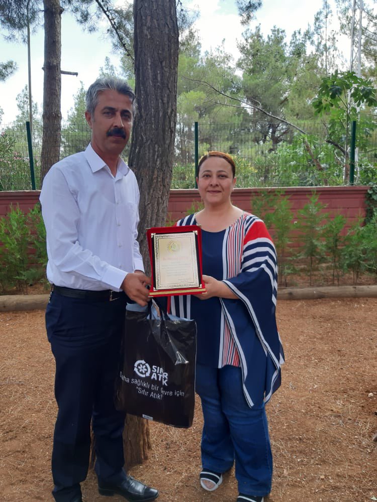 OrmanUrfa's tweet photo. Şanlıurfa Orman İşletme Saymanıyken Adıyaman’a Tayin olan Hasari Çetin ve Hatay ve Kayseri Orman Bölge Müdürlüğüne tayin olan Personellerden, Rıza Çakmak ve Emine Coşkun’a İşletme Müdürümüz Kevser Dayıoğlu tarafından veda Proğramı düzenlenip, plaket takdim edildi. https://t.co/fO3oWgMr4b