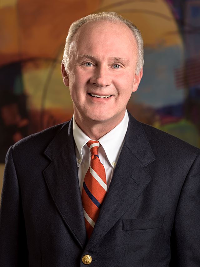 Congratulations to Earl Walz, CEO of our Cincinnati-based affiliate, The Urology Group, on being named a C-Suite Award Finalist by the Cincinnati Business Courier.