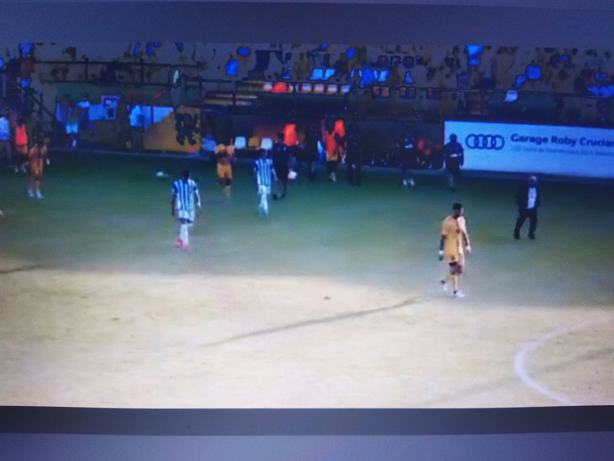 LuxembourgFooty's tweet photo. HALF-TIME #F91KFT
🟡 0-0 🔵
Our wing-play has potential, especially from the left thanks to Mehdi Kirch, although we've been lacking the end product. Seferi is Tirana's most dangerous player so far, thankfully, his strike partner Devid doesn't really seem up to the task so far. https://t.co/a9nZk7IU8J