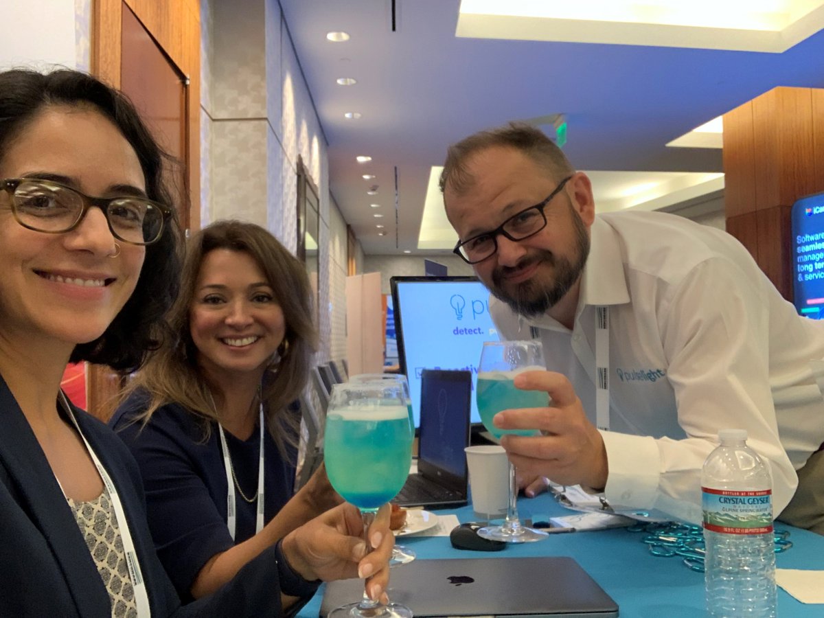 PulselightTorch's tweet photo. We were thrilled to attend the NASDDDS 2022 Mid-Year Conference!  We sponsored the evening reception by giving away our own special bar drink, the Pulselight Aura.  It was a hit! #PartnershipsReimagined #PulselightAura https://t.co/BPYh8wM9rT