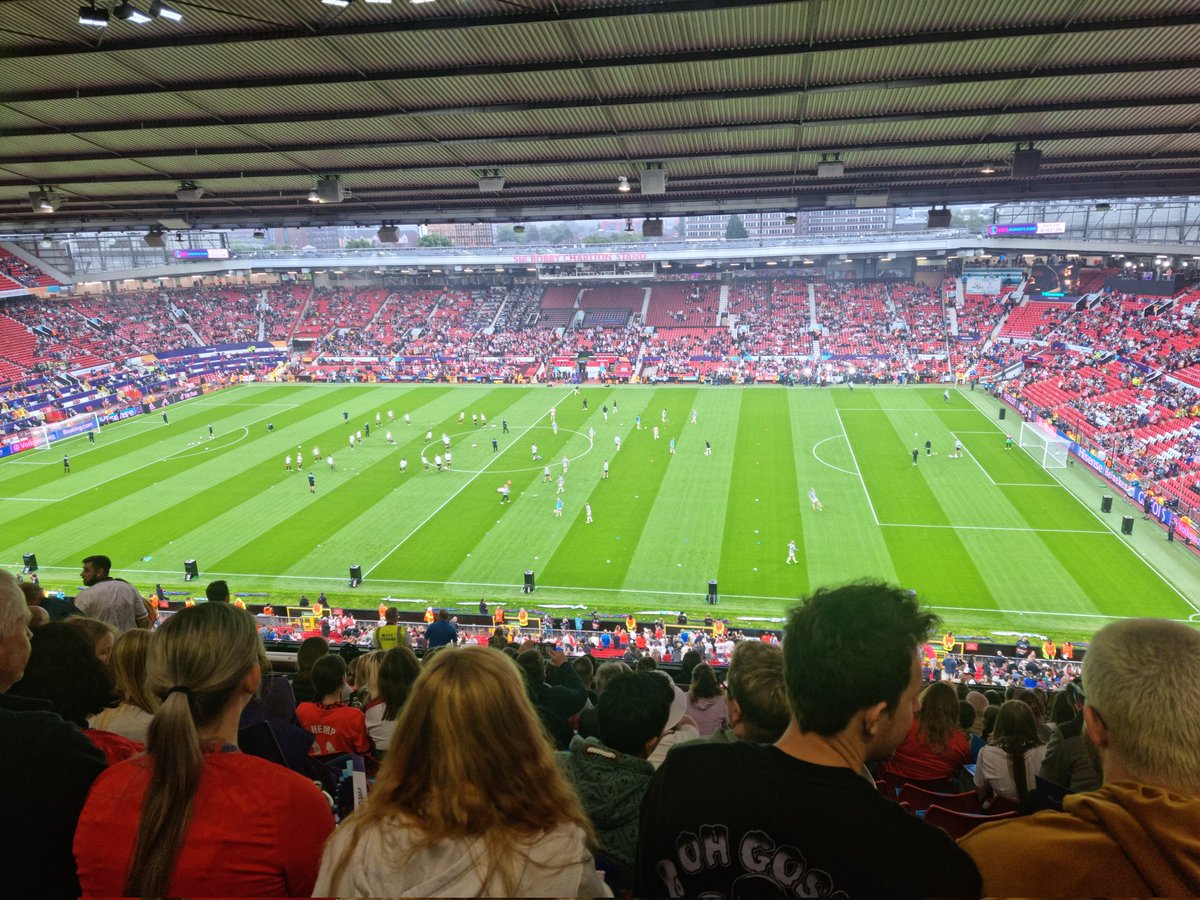 Emmandi's tweet photo. Not long now....😬🥳 🏴󠁧󠁢󠁥󠁮󠁧󠁿
#WEURO2022 https://t.co/yOvkln7AU5