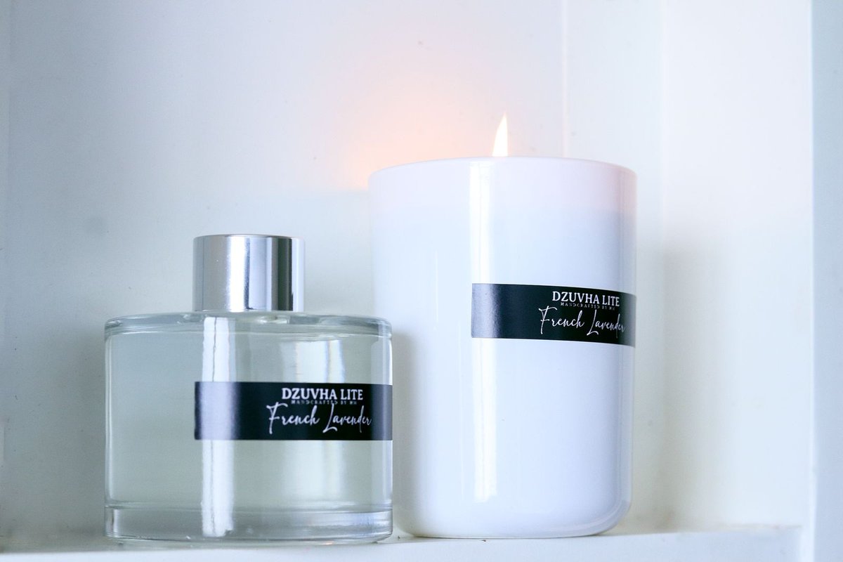 Princ3ss_Hope's tweet photo. @_LeratoMabuza I sell diffusers and scented candles https://t.co/47OxbcPG1d