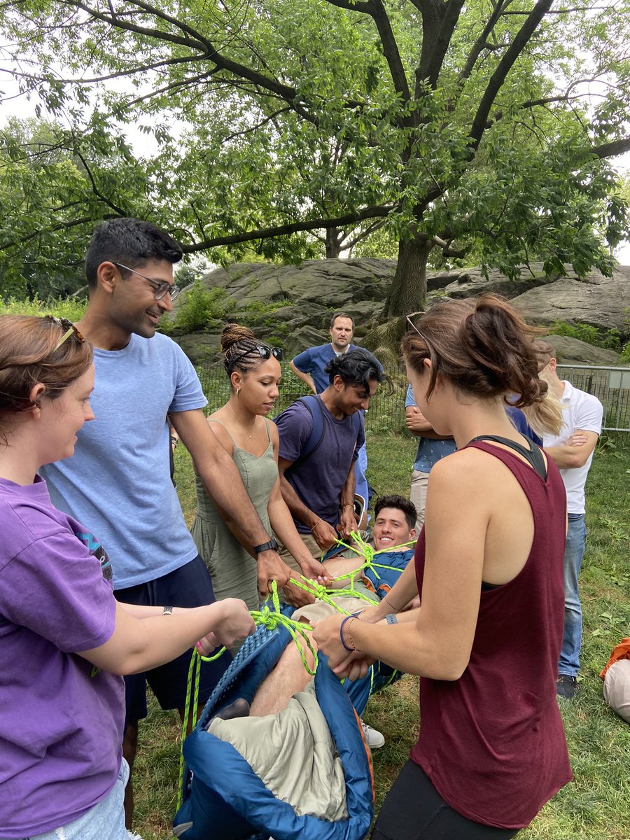 nyulangoneEM's tweet photo. Conference in Central Park today! Loved learning about how to handle hypo/hyperthermia and different environmental disasters #emergencymedicine #nyubellevue https://t.co/zRxin4JVIC