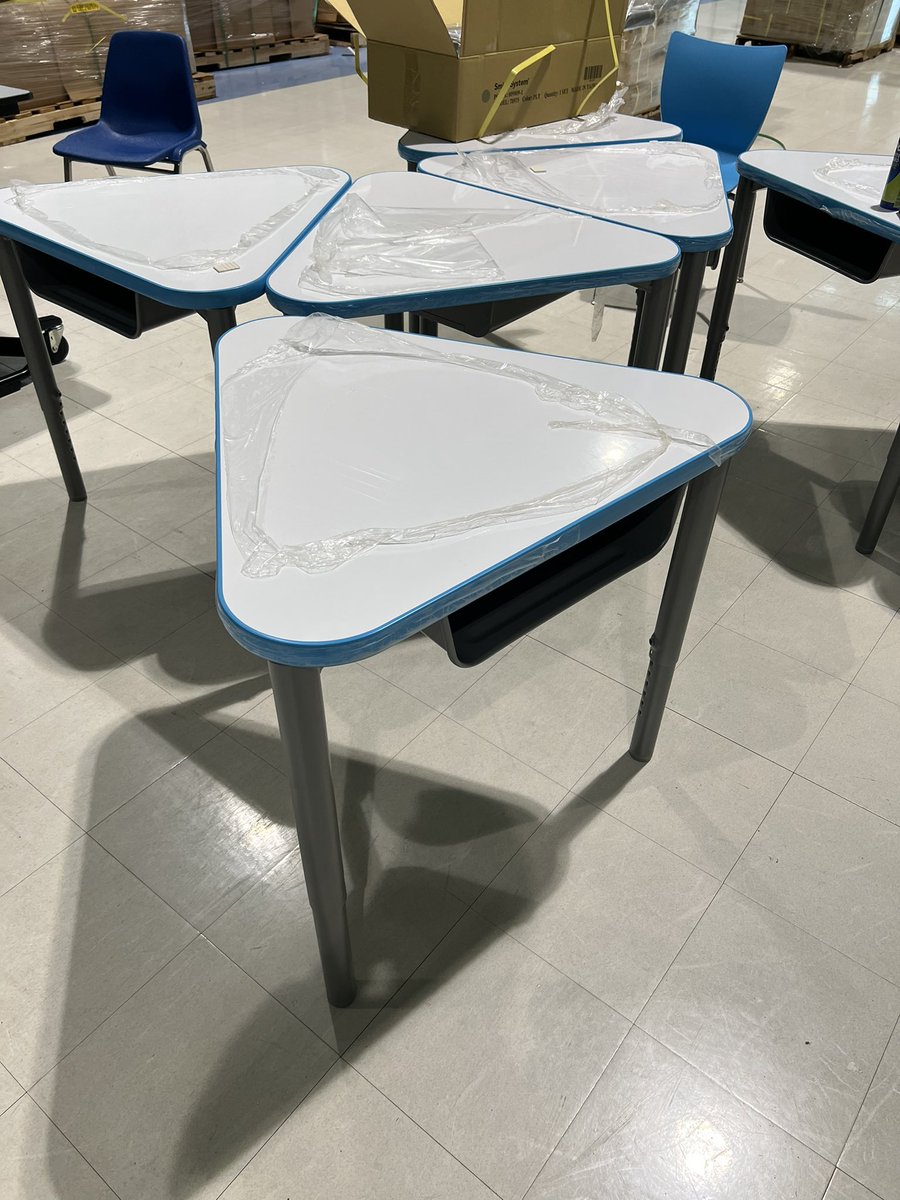 GlennGRobbins's tweet image. New desks and chairs for all scholars in our district! #flexible #writable #howmightwe #scholarandstaffselected