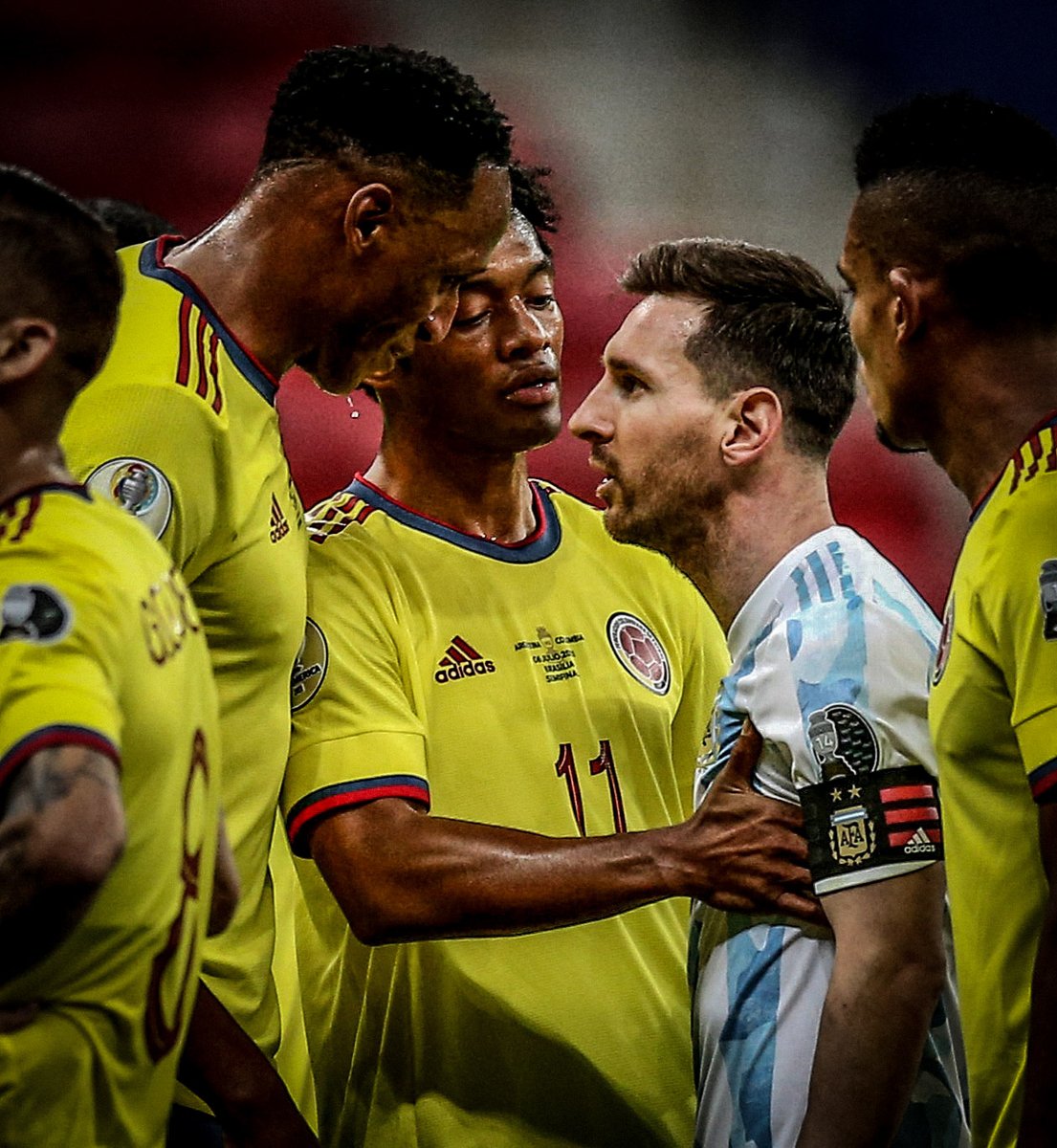 Pedriesque's tweet photo. At this point, Messi was deadass in god mode and no bloody thing was going to stop him. https://t.co/M8iKlUbhNh