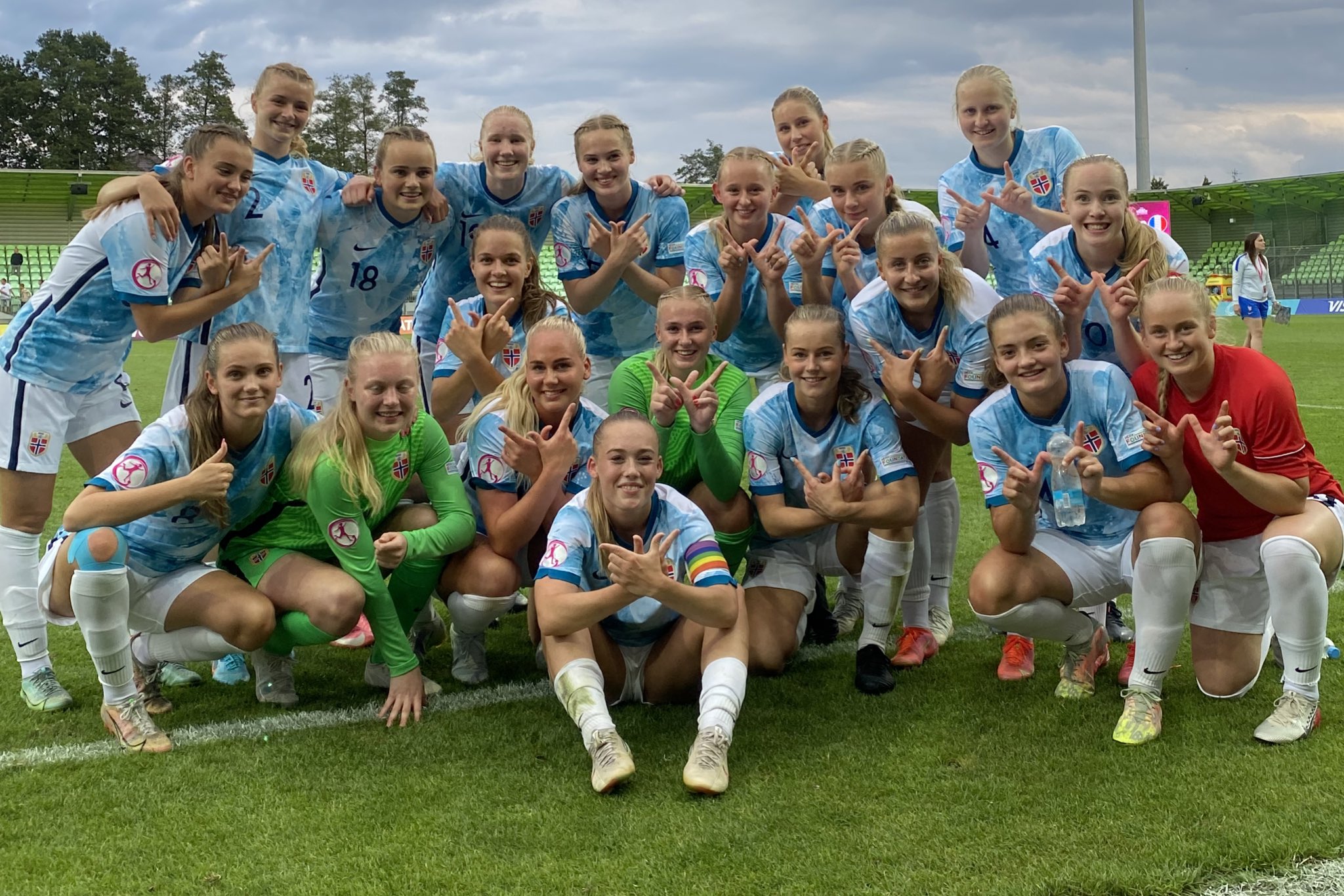 (nff_info) / Twitter