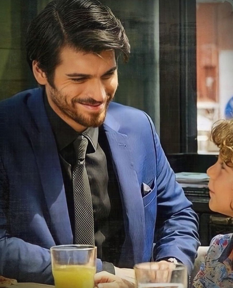 Clariss89045393's tweet photo. Mírenlo #FeritAslan #CanYaman 
#Dolunay 😍 https://t.co/czwzj0qJZi