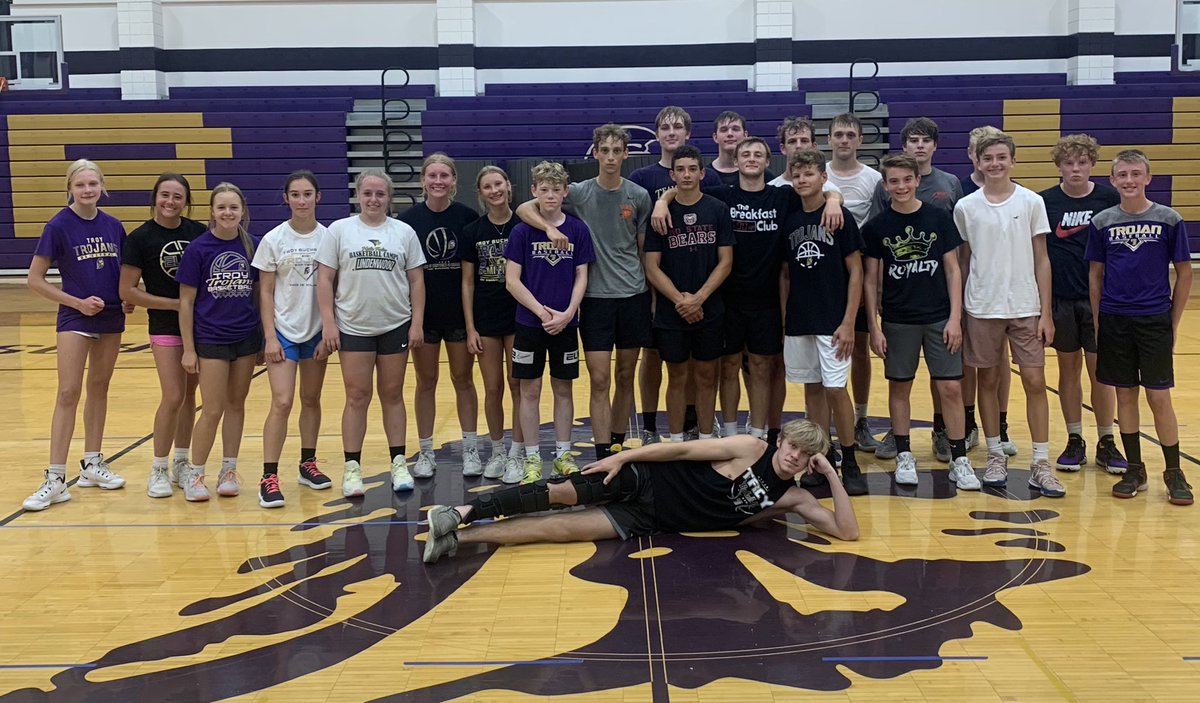TBHSGirlsBB's tweet photo. Good turnout for our first July open gym. Skill work followed by some very competitive scrimmage games. Great work! @TBHS_Boys_Hoops
#HaveFunPlayHard https://t.co/ixfir5gfN2