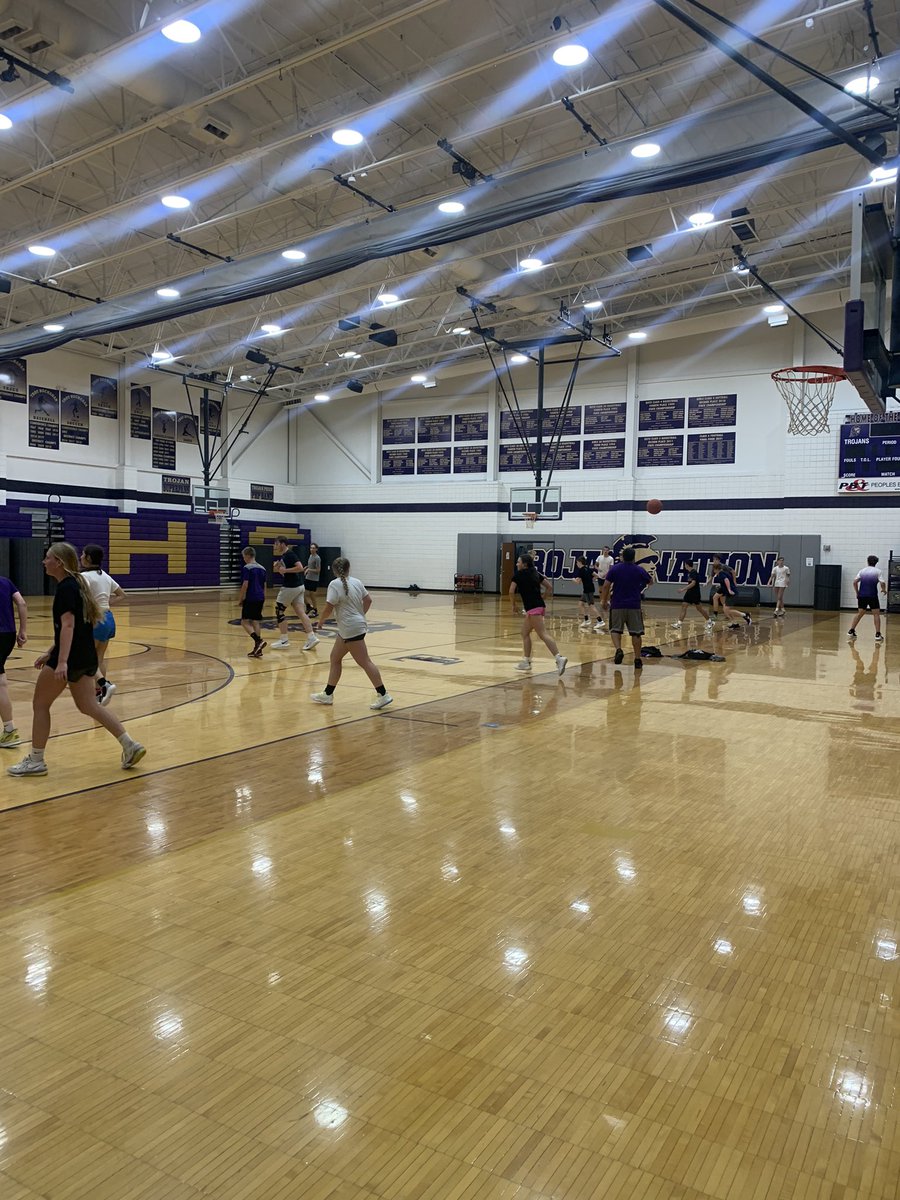 TBHSGirlsBB's tweet photo. Good turnout for our first July open gym. Skill work followed by some very competitive scrimmage games. Great work! @TBHS_Boys_Hoops
#HaveFunPlayHard https://t.co/ixfir5gfN2