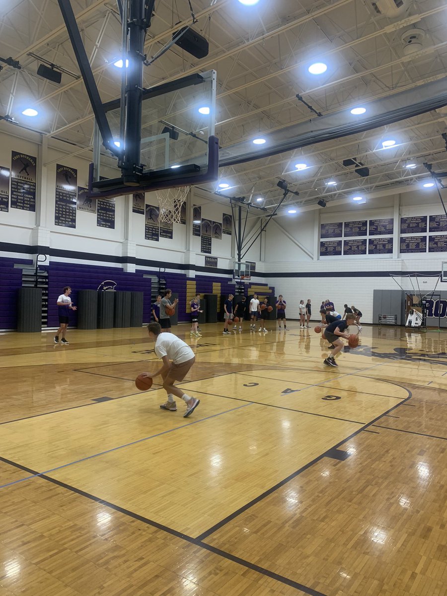 TBHSGirlsBB's tweet photo. Good turnout for our first July open gym. Skill work followed by some very competitive scrimmage games. Great work! @TBHS_Boys_Hoops
#HaveFunPlayHard https://t.co/ixfir5gfN2