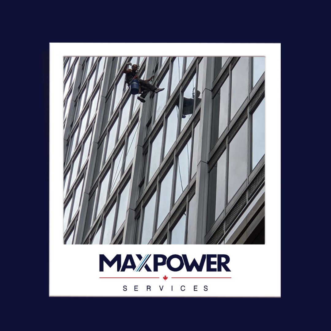 MAXPowerWay_'s tweet photo. Let's get cleaning! #windowwashing https://t.co/RKOynBxgTR