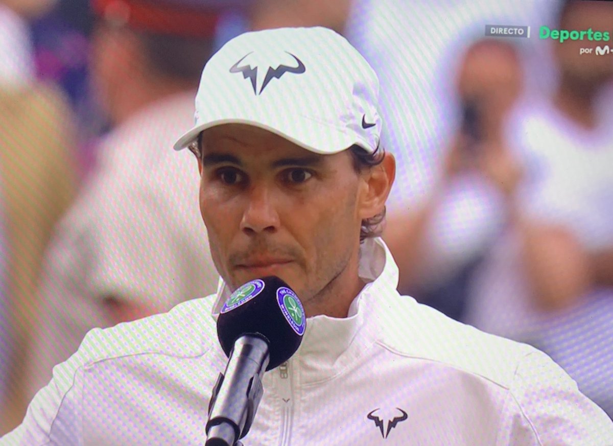 Pensad un sitio donde nadie alcance. Bien, pues por allí anda <a href="/RafaelNadal/">Rafa Nadal</a> 
Épico partido ante un gran Fritz. 
A semifinales que nos… ¡¡Vamos!!
#Wimbledon2022
