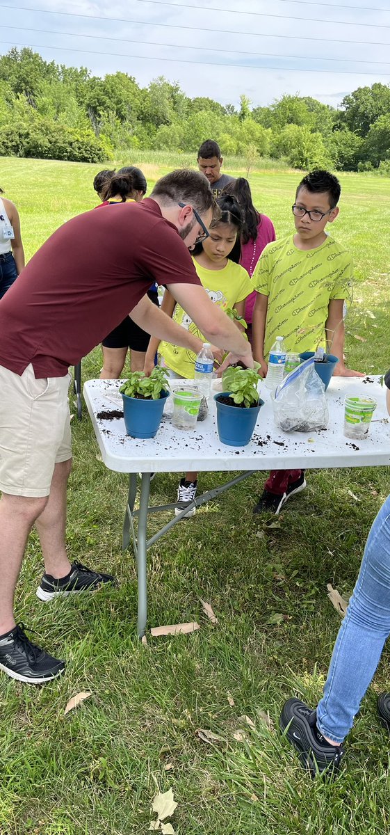 kckps_esl's tweet photo. Extending summer experiences for our families who receive Title 1, Part C services. The advocates collaborated with K-State to provide a gardening opportunity! #kckpsredefined @ms_jrodriguez @LisaGWalk @DougBoline https://t.co/RortPH511F