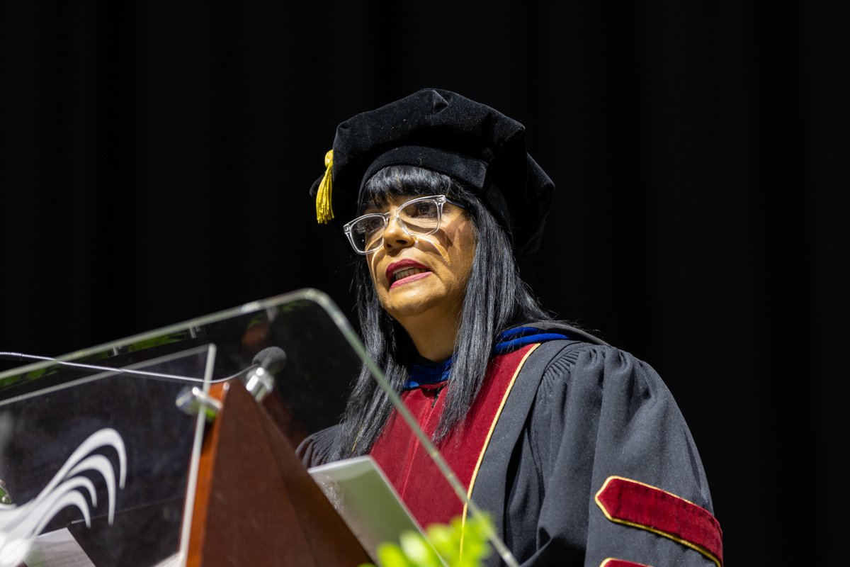uprrp's tweet photo. 🎓Los graduandos de la Iupi son la esperanza de 🇵🇷, por eso nos llena de profundo orgullo y satisfacción celebrar sus logros y títulos. El triunfo de nuestros estudiantes es el triunfo de nuestra universidad y de nuestro país. #GradUPRRP2022 #Clase2022 #801x100pre #yoamolaiupi https://t.co/wKY2cpqJkw