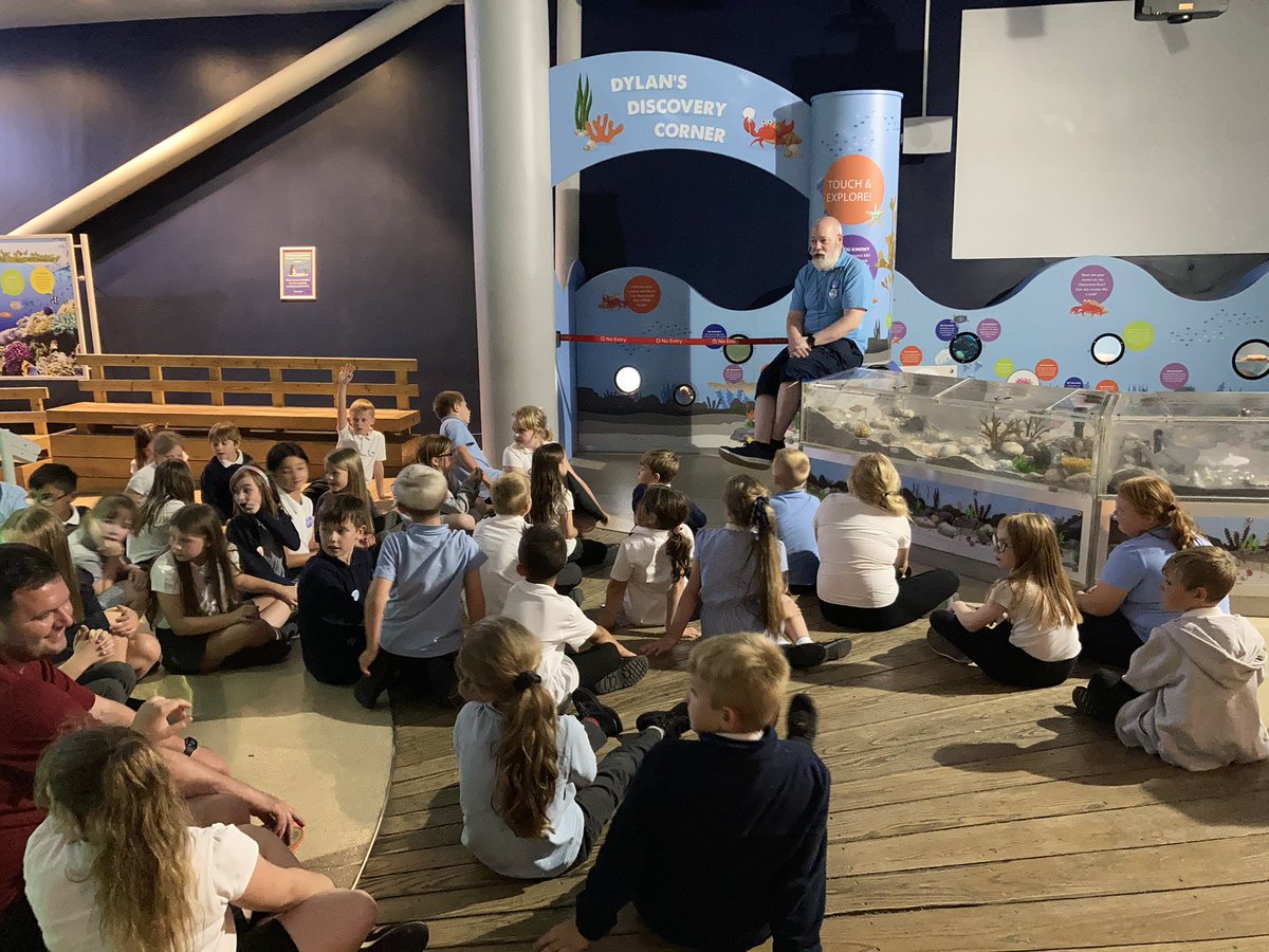 Mr_Smithson's tweet photo. Amazing trip through the tank in a glass elevator! @Spirejunior @Y3Spire @Y4Spire @TheDeepHull i https://t.co/aUPyZhnpGo