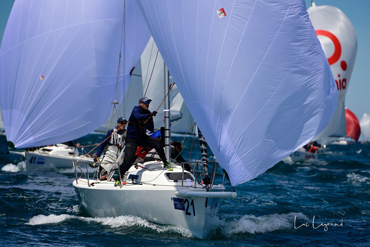 Européen J80 : Simon Moriceau et Pierre Laouénan un cran au-dessus
letelegramme.fr/voile/europeen…
<a href="/SAILINGFRA29/">Simon Moriceau</a> <a href="/PierreLaouenan/">Pierre LAOUENAN</a> <a href="/ClasseJ80France/">Classe J/80 France</a> <a href="/CNsaintcast/">Cnsc</a> 
Photo Luc Legrand