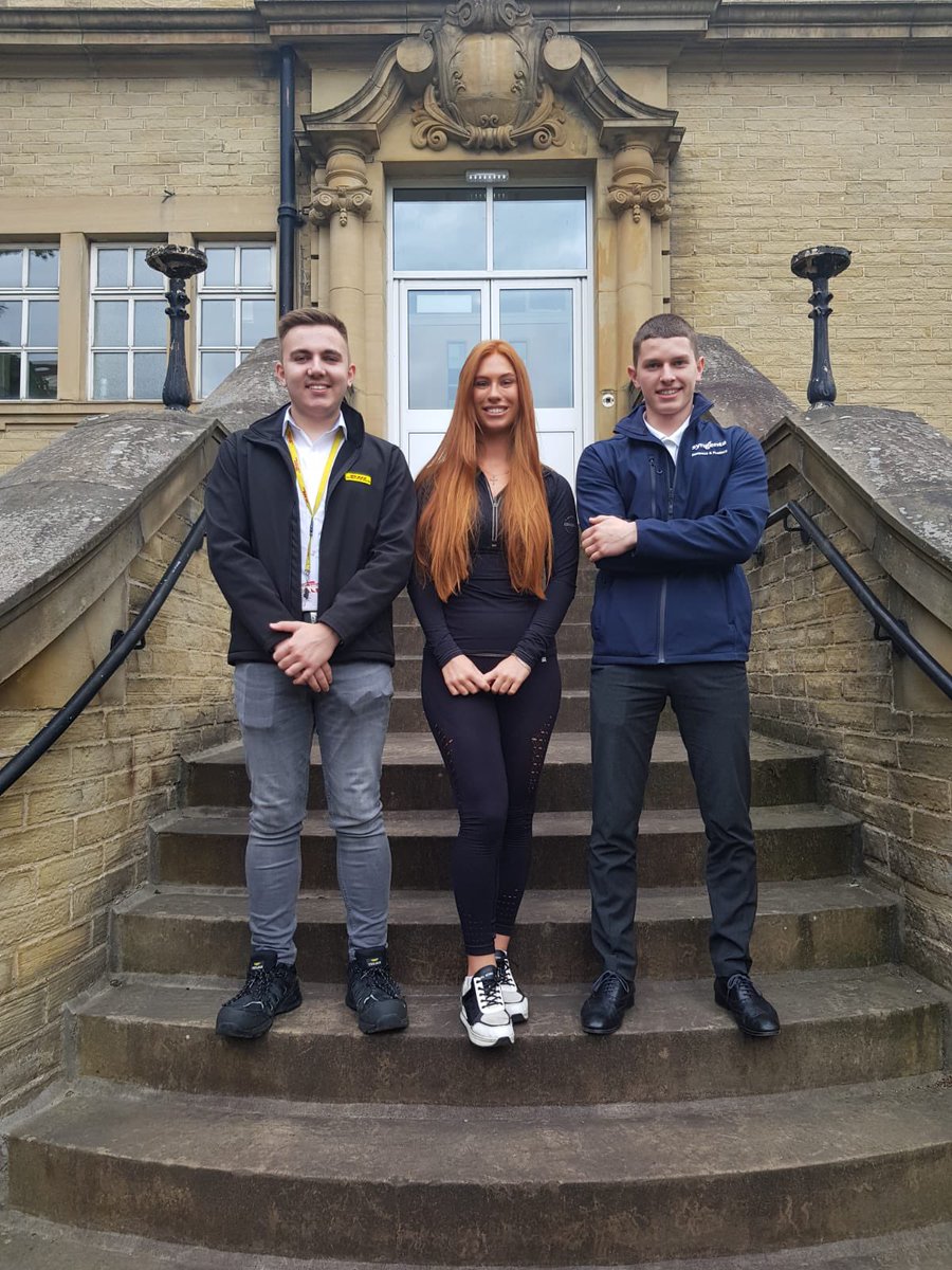 BHS_6th_Form's tweet photo. Itโs always a pleasure to welcome back ex students. Thank you to Joe, Reece and Brooke for coming to talk about the benefits of a degree apprenticeship #HEweek #nextsteps #notgoingtouni https://t.co/dZ9pF1qy4s