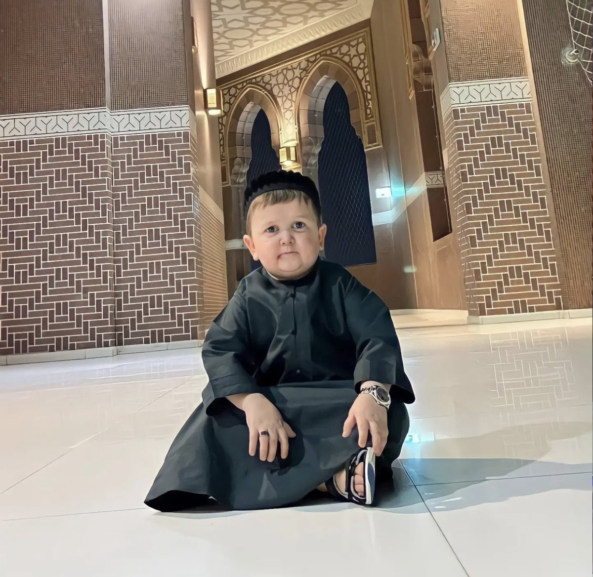 Hasbulla 🤝🏽 <a href="/TheSaudisNFT/">The Saudis 🇸🇦</a> 

Inshallah to the moon🚀🚀

#MaxBidding