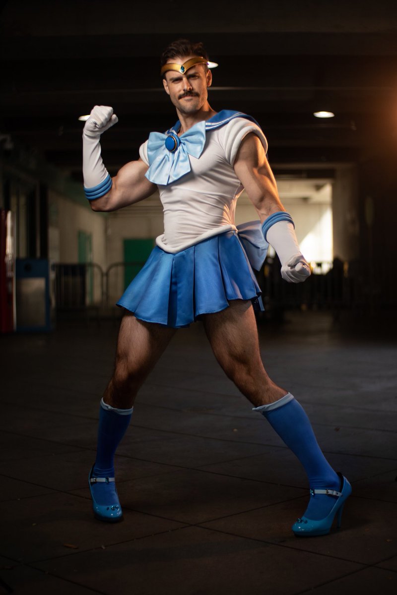 AlexDrastal's tweet image. Sailor Freddie Mercury Power!! 💙
📸 @KufSpawn #anime #AnimeExpo2022 #sailormoon #daddy