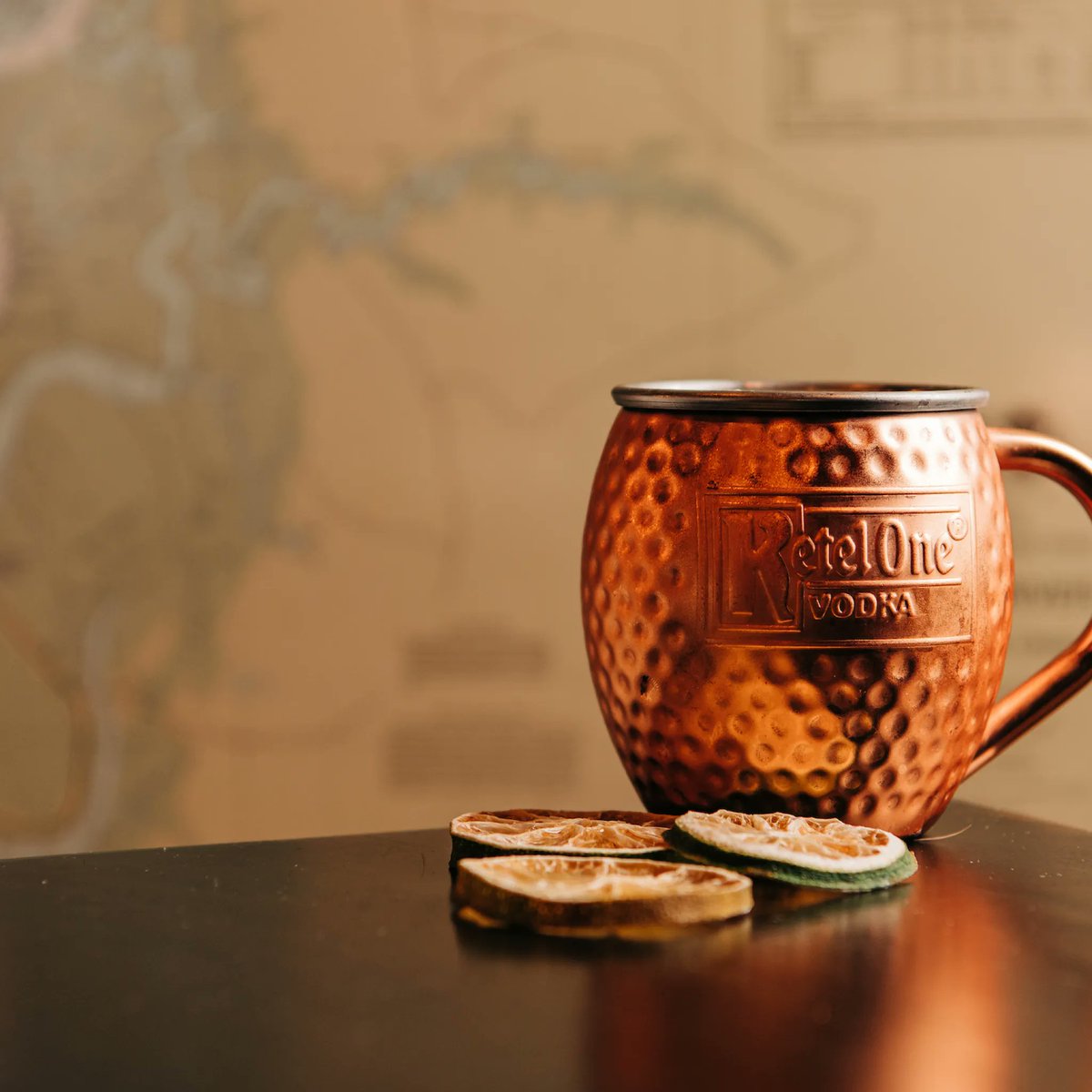 Mapping out your evening plans? Head to #abelbrownaugusta

🍋  Imbibe a Moscow OR Kentucky Mule

—
#moscowmule #kentuckymule #cocktails #drinks #servedwithpanache #surreycenter #augustaga #loveaugusta