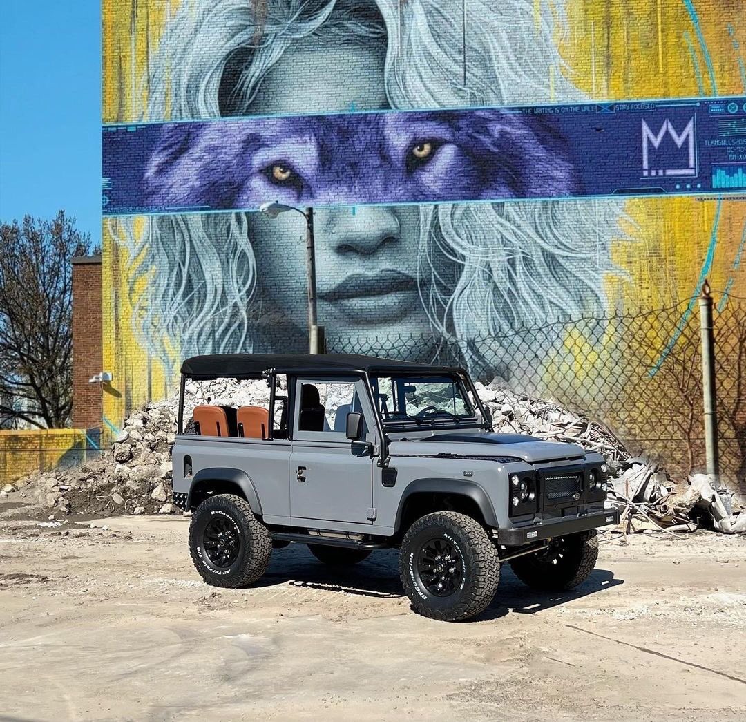 altezzaresto's tweet photo. Why choose #art or #craftsmanship? Experience @RoverTrophy!
🏆
#altezzarestorations #rovertrophy #landroverdefender #landroverseries #serieslandrover #landrover #defender90 #defender110 #defender #overlanding #overland #offroading #offroad #4x4 #restoration #restomod #graffiti https://t.co/lijlL7vAIn