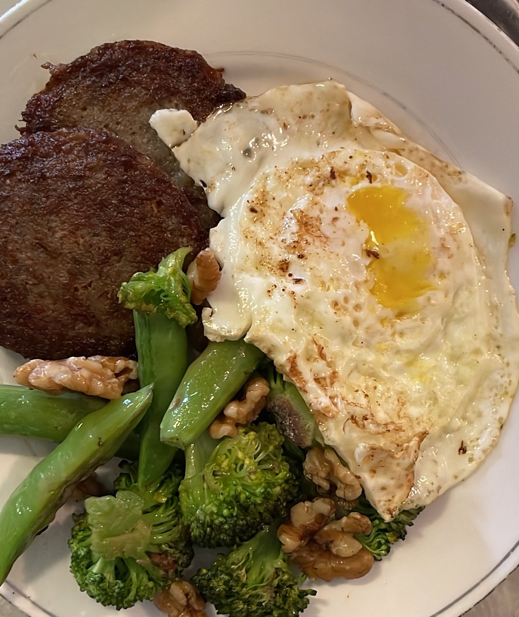 CrownDupree's tweet image. feast on a small. #rainBow on a plate. Copyright © GgBetterRUSH @WeTheILLest #ChefPp #152