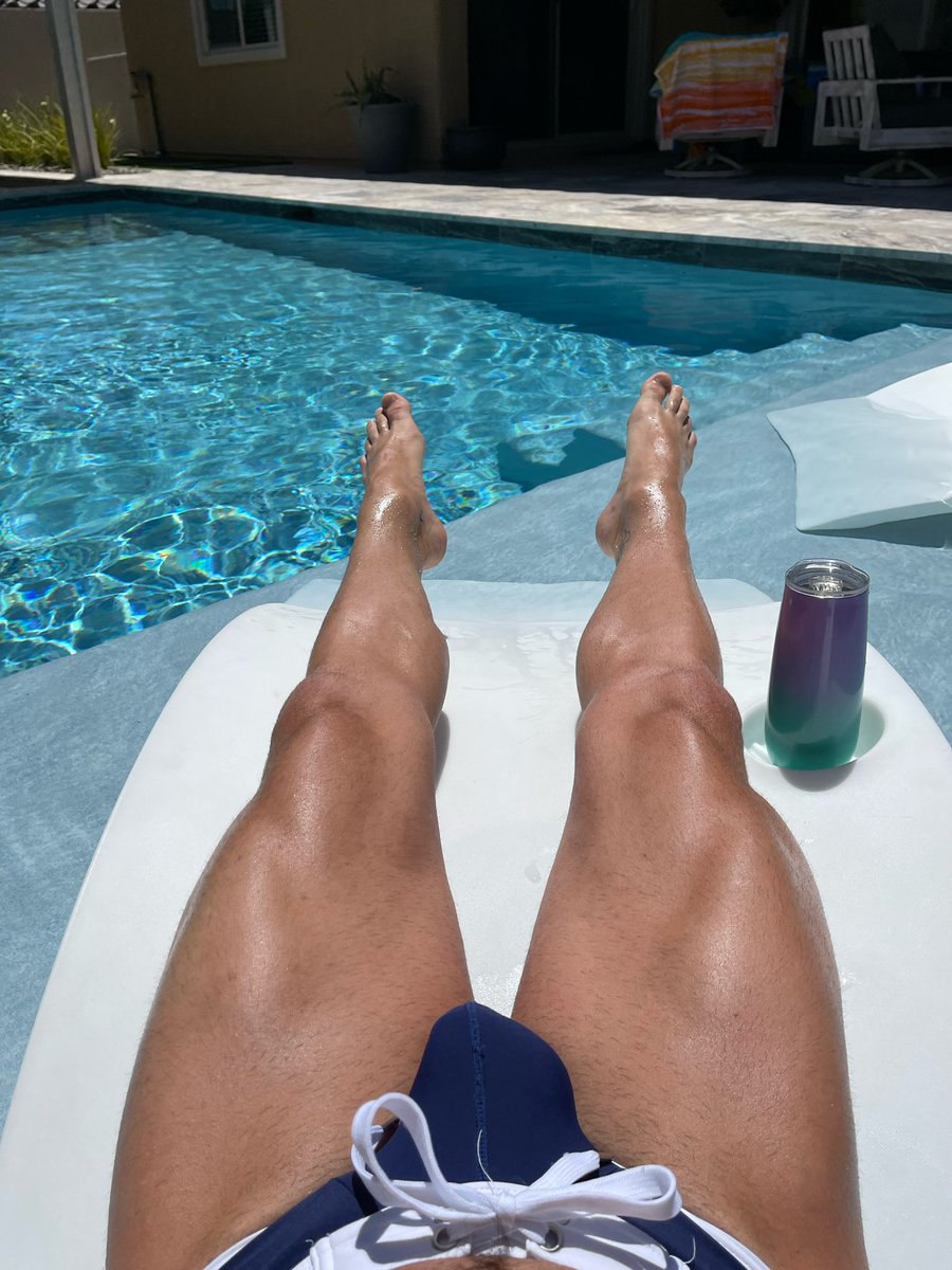 leballerino's tweet photo. hot dogs or legs? https://t.co/q9bcZwXu1u