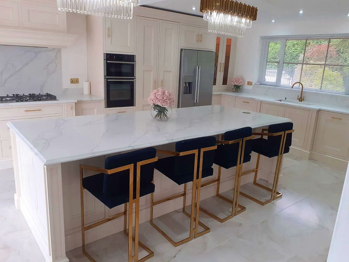 BeespokeK's tweet photo. 🐝 Let us design, manufacture, install and project manage your new bespoke kitchen. 
🌠🌠🌠🌠🌠 Rated 5 stars on Trustpilot. https://t.co/gmpnGnsZsV