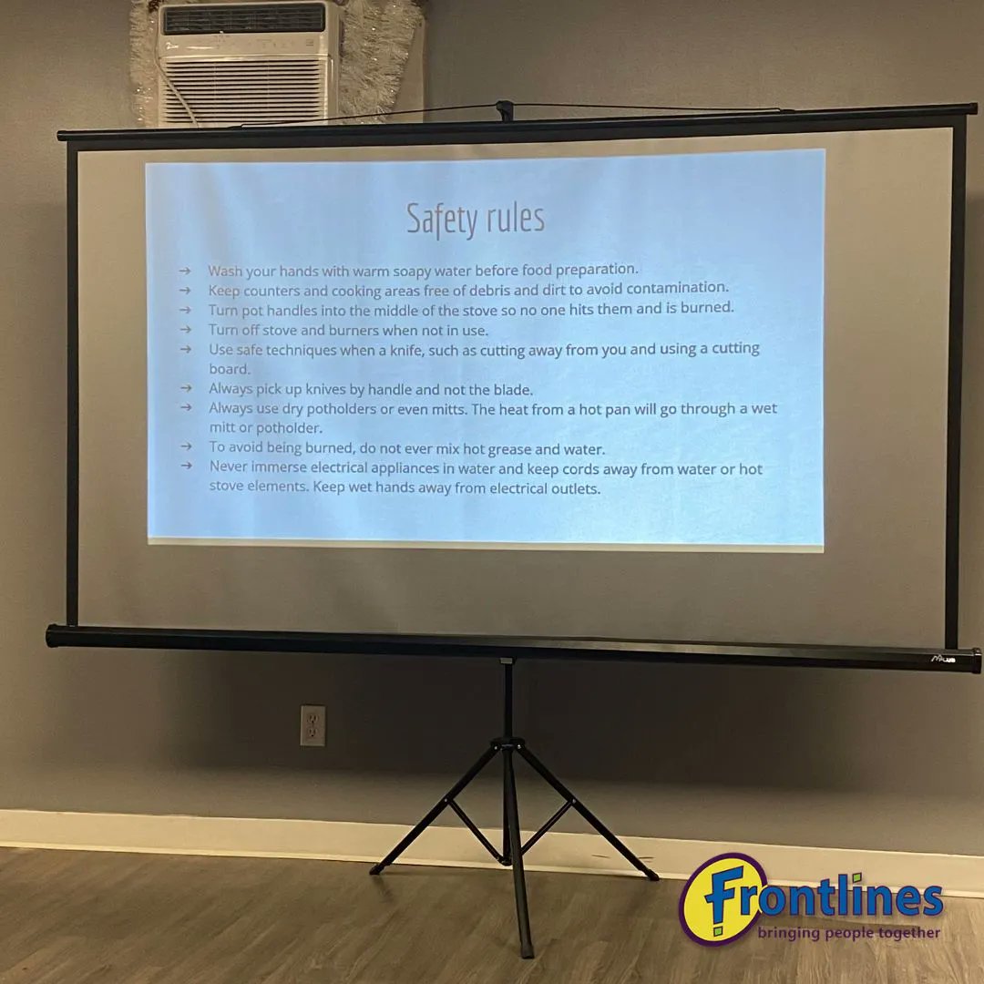 frontlinesto's tweet image. Yesterday participants from On The Frontlines Of Crisis had their first culinary class and kitchen lesson. We had one of our Frontlines Chef teach the participants how to debone chicken and turn them into lollipop chicken drumsticks.
#torontoculinary #torontocook #torontochef