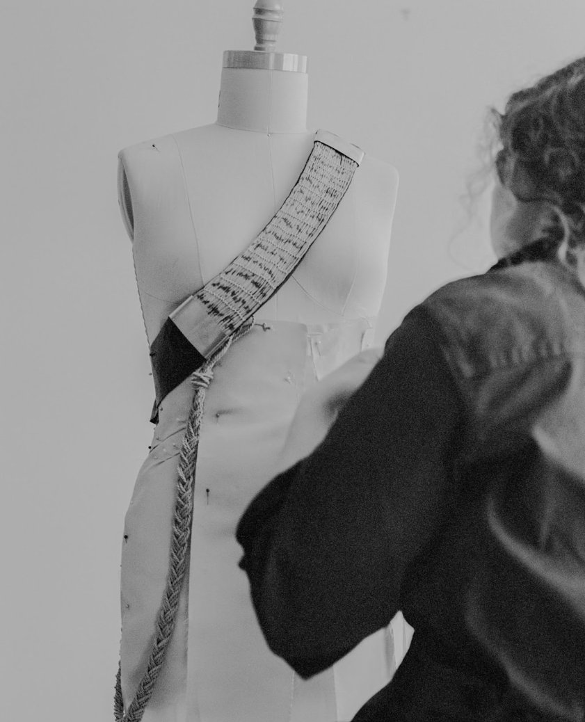 "I feel like a warrior." Words spoken by multiple women in this project during fittings, as they looked at themselves in the Kevlar garment for the first time.
#kindredqueens #12women #bulletproof #wearableart #kevlar #ifeelboldwhen #girlsincdc