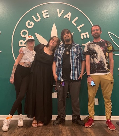 Read what budtenders/managers are saying about upLVL!  “I absolutely love and enjoy the courses. It’s so easy to learn with upLVL” - Mama Tee of Rogue Valley Cannabis bit.ly/3zbucQZ #budtendersoforegon #cannabiscommunity #oregoncannabis #budtender #cannabisretail