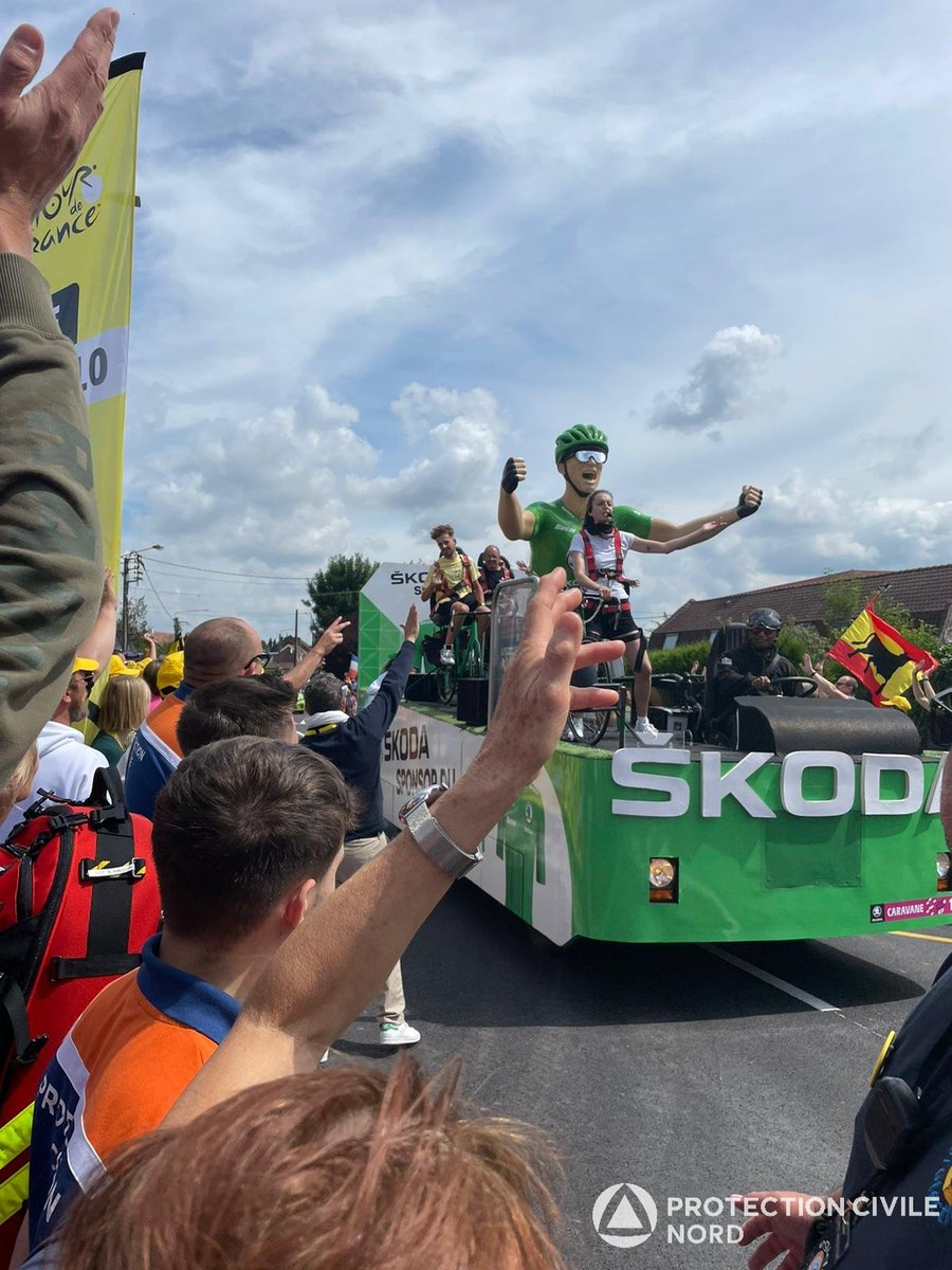 ProtecCivile59's tweet photo. 🔶🔷 #TDF2022 📸 Retour en images sur le dispositif prévisionnel de secours mis en place dans la Ville de #ForestSurMarque pour @LeTour de 🇨🇵 et pour fêter les 1️⃣0️⃣0️⃣ ans de la commune 🚴🚴♂️.
@MEL_Lille
@ProtecCivilefr https://t.co/yyGrBYoHA6