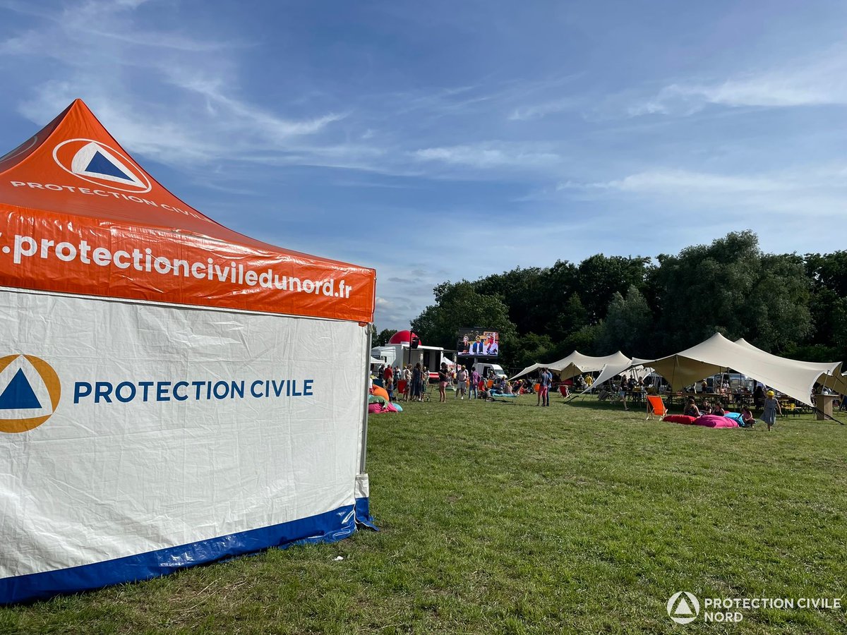ProtecCivile59's tweet photo. 🔶🔷 #TDF2022 📸 Retour en images sur le dispositif prévisionnel de secours mis en place dans la Ville de #ForestSurMarque pour @LeTour de 🇨🇵 et pour fêter les 1️⃣0️⃣0️⃣ ans de la commune 🚴🚴♂️.
@MEL_Lille
@ProtecCivilefr https://t.co/yyGrBYoHA6