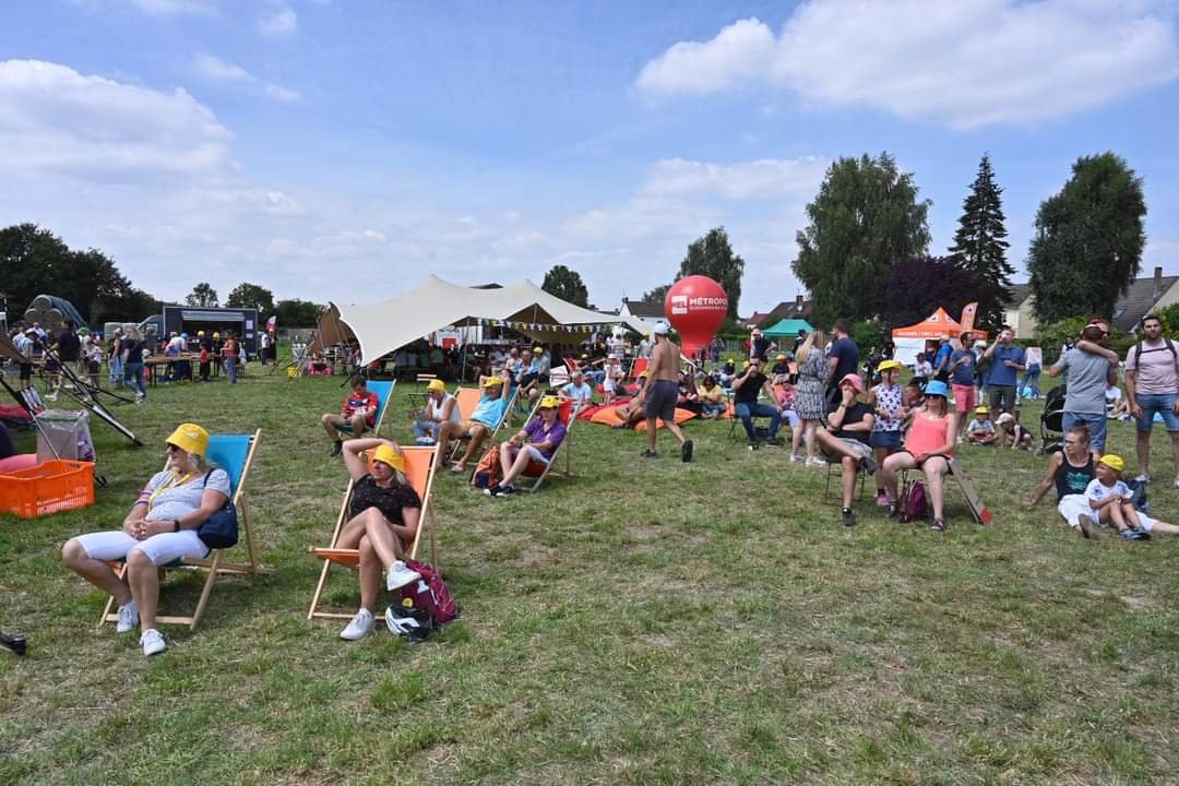 ProtecCivile59's tweet photo. 🔶🔷 #TDF2022 📸 Retour en images sur le dispositif prévisionnel de secours mis en place dans la Ville de #ForestSurMarque pour @LeTour de 🇨🇵 et pour fêter les 1️⃣0️⃣0️⃣ ans de la commune 🚴🚴♂️.
@MEL_Lille
@ProtecCivilefr https://t.co/yyGrBYoHA6