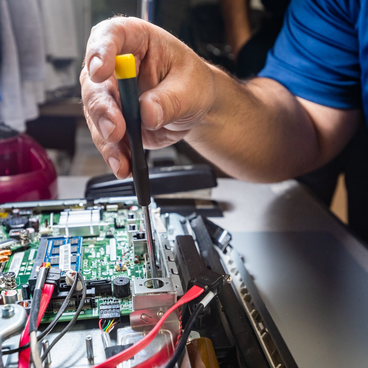 Tapewormrepairs's tweet photo. If you want your electronic device to be fixed up in no time, we're the place you need to visit! #phoneandcomputerrepair https://t.co/U62ycThRdT