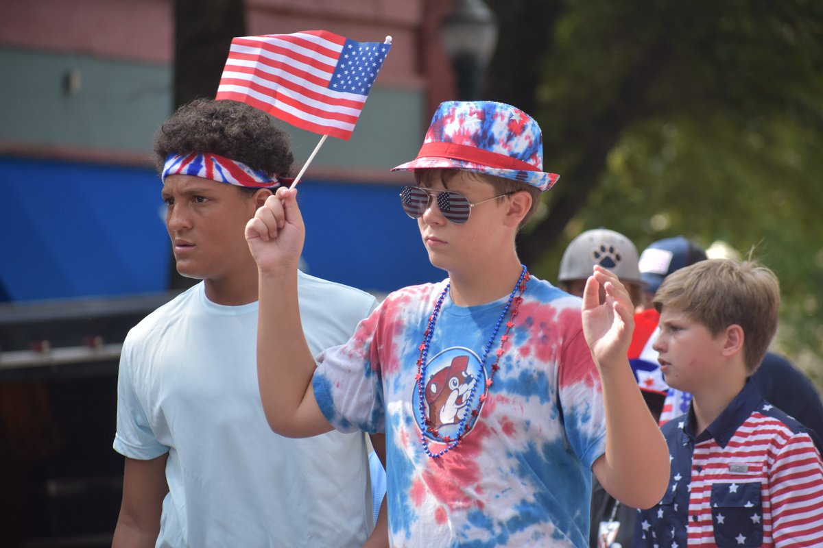 lagrangegaGOV's tweet photo. #Congratulations to the #JuniorServiceLeague of #LaGrangeGA for putting on an amazing 2022 #SweetLandofLibertyParade in beautiful #DowntownLaGrange! #july4parade #July4th2022 #downtownlagrange https://t.co/NdTX8y6Mjh
