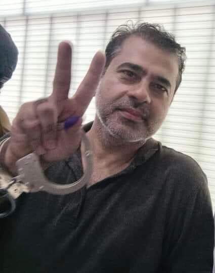 leggie23's tweet photo. We are with you imran riaz khan #NewProfilePic
 #میں_بھی_عمران_ریاض_ہوں #PakistanUnderFascism https://t.co/MsfGC2LQIu