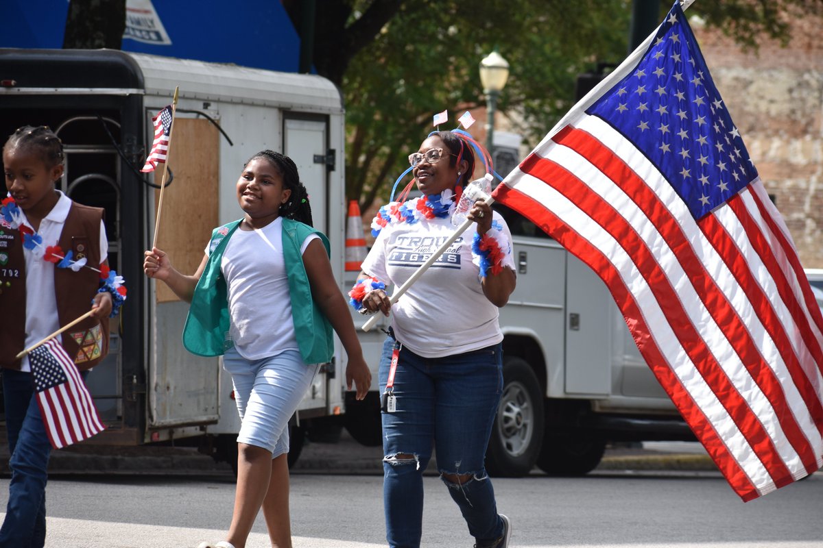 lagrangegaGOV's tweet photo. #Congratulations to the #JuniorServiceLeague of #LaGrangeGA for putting on an amazing 2022 #SweetLandofLibertyParade in beautiful #DowntownLaGrange! #july4parade #July4th2022 #downtownlagrange https://t.co/NdTX8y6Mjh