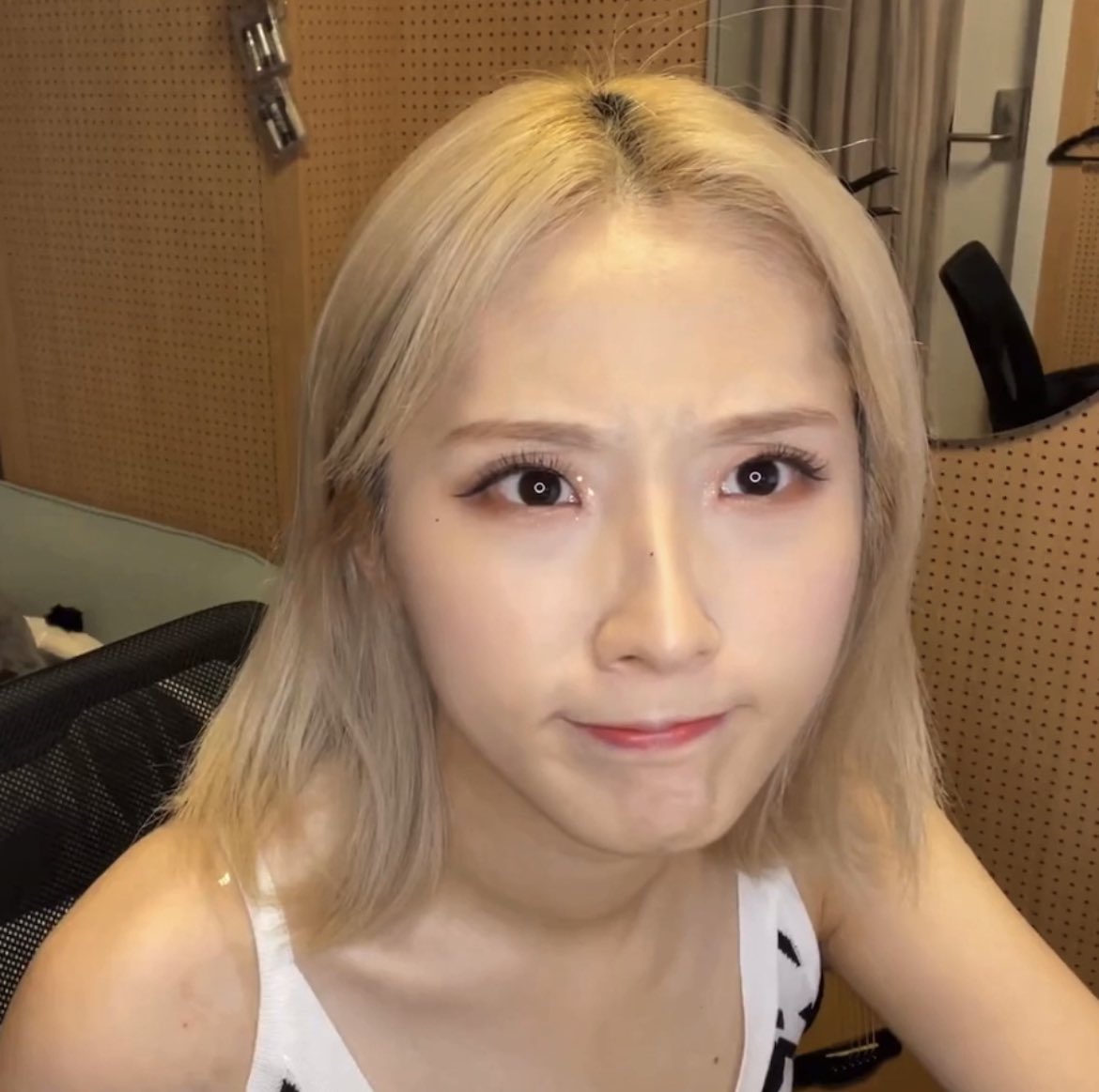 haseul (day) loops tweet media