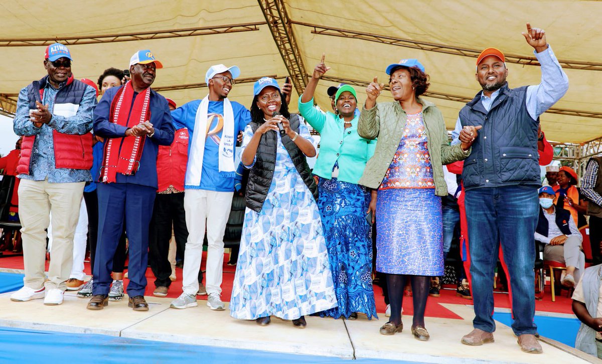 mamangilu's tweet photo. Baba na Martha. Githunguri stadium Kiambu County. @RailaOdinga @MarthaKarua. Nimurajiwa? INAWEZEKANA. https://t.co/mFhFGyU4Cb