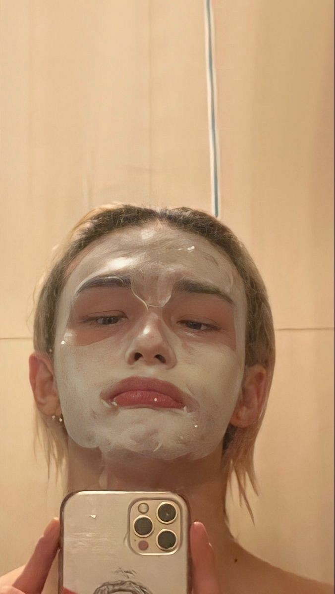 𝐐𝐮𝐚𝐫𝐭𝐚, 06/07
[16:12]

 Boa tarde, flores do meu jardim! Não esqueçam de se hidratar e de cuidar da pele, okay? Beijinhos do Kath!