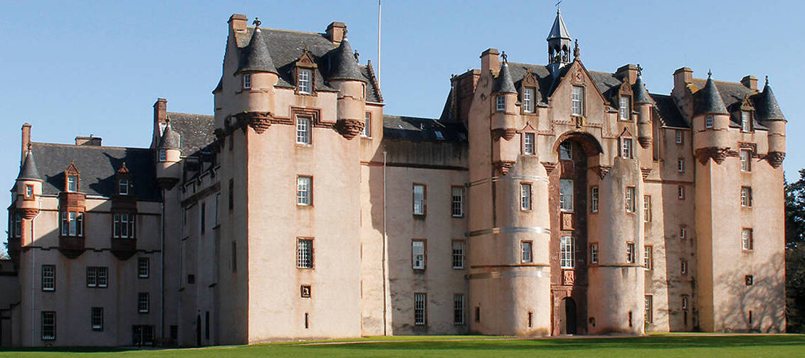 tourscotland's tweet photo. Tour #Scotland travel video Blog, with #Scottish music, of the exterior and interior of the castle on ancestry, history visit and trip to #Fyvie near #Turriff in #Aberdeenshire. A magnificent example of Scottish #Baronial or #Scots Baronial architecture https://t.co/mlDOAYhWfP https://t.co/ljZCuBJLRZ