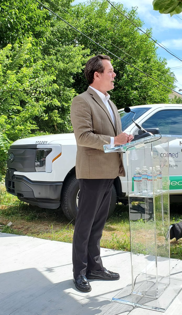 MayorsCaucus's tweet photo. As @ComEd unveiled its Beneficial Electrification Plan and an #EV charger in Bronzeville, Caucus Environment Committee Chair @MayorBurns spoke about how the plan aligns with our #ClimateActionPlan goals to #DecarbonizeTransportation and focus on equity. https://t.co/yVe4UjExua https://t.co/IvK88UmYiV