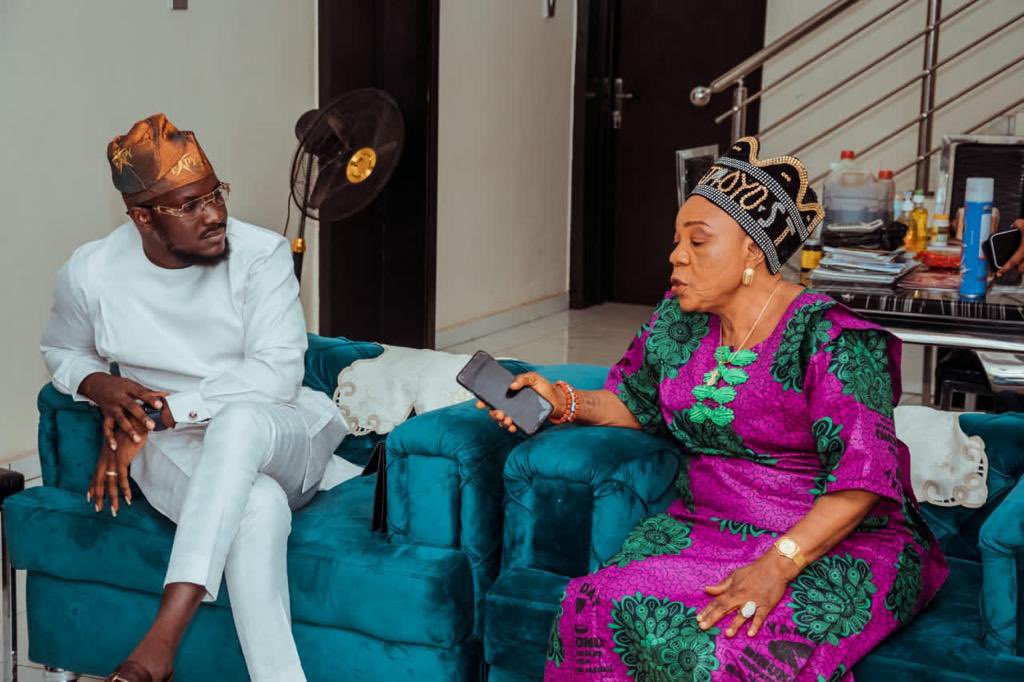 olamidesaphyr's tweet photo. Consultations ongoing. Courtesy visit to the Iyaloja of Ibadan. #ExpySaphyr2023. #NotTooYoungToRun #SorosokeGeneration #YouthLoKan https://t.co/C6T7OFFb8j